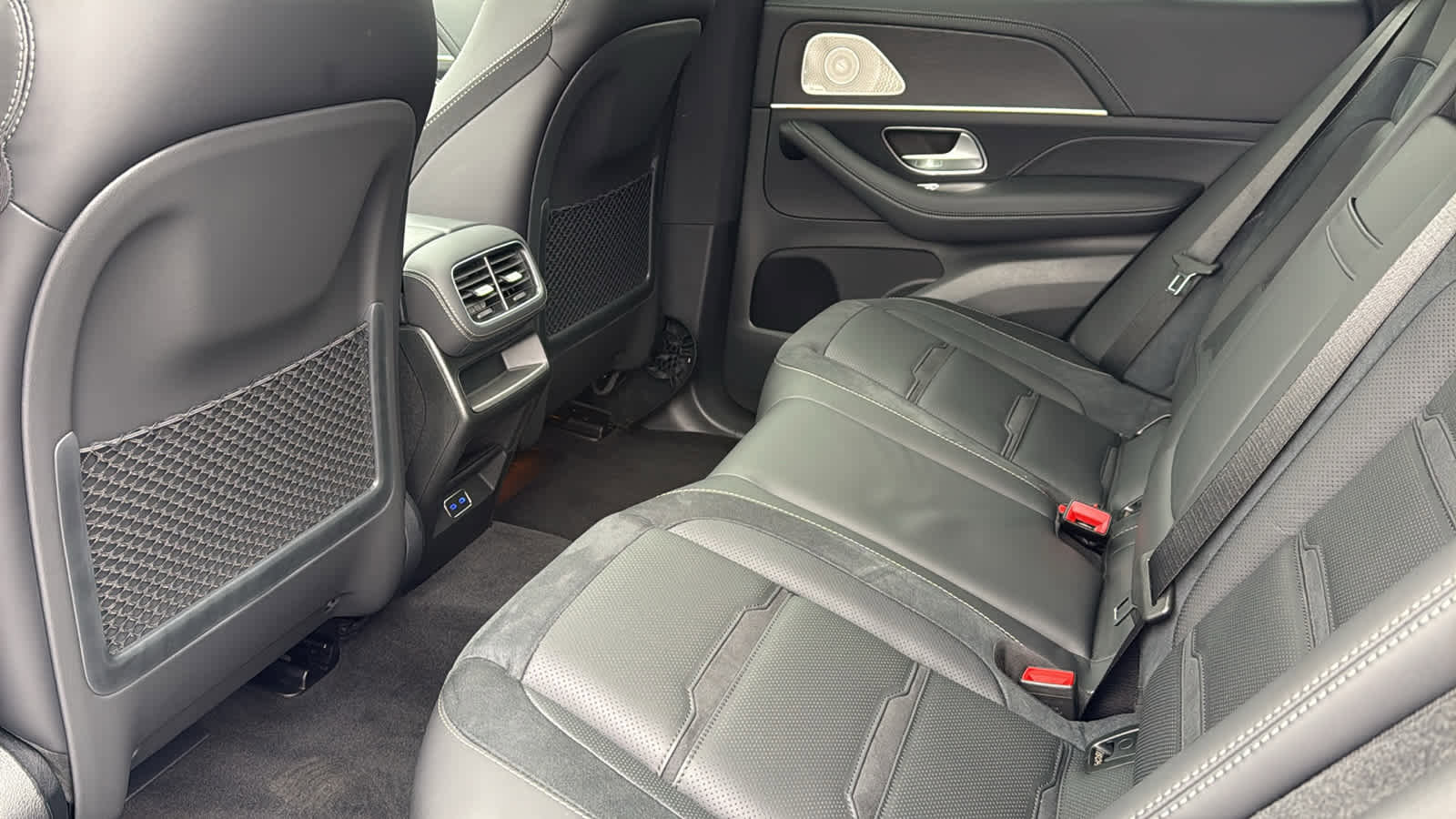 New 2026 Mercedes-Benz GLE 53 AMG 4MATIC Coupe image 32