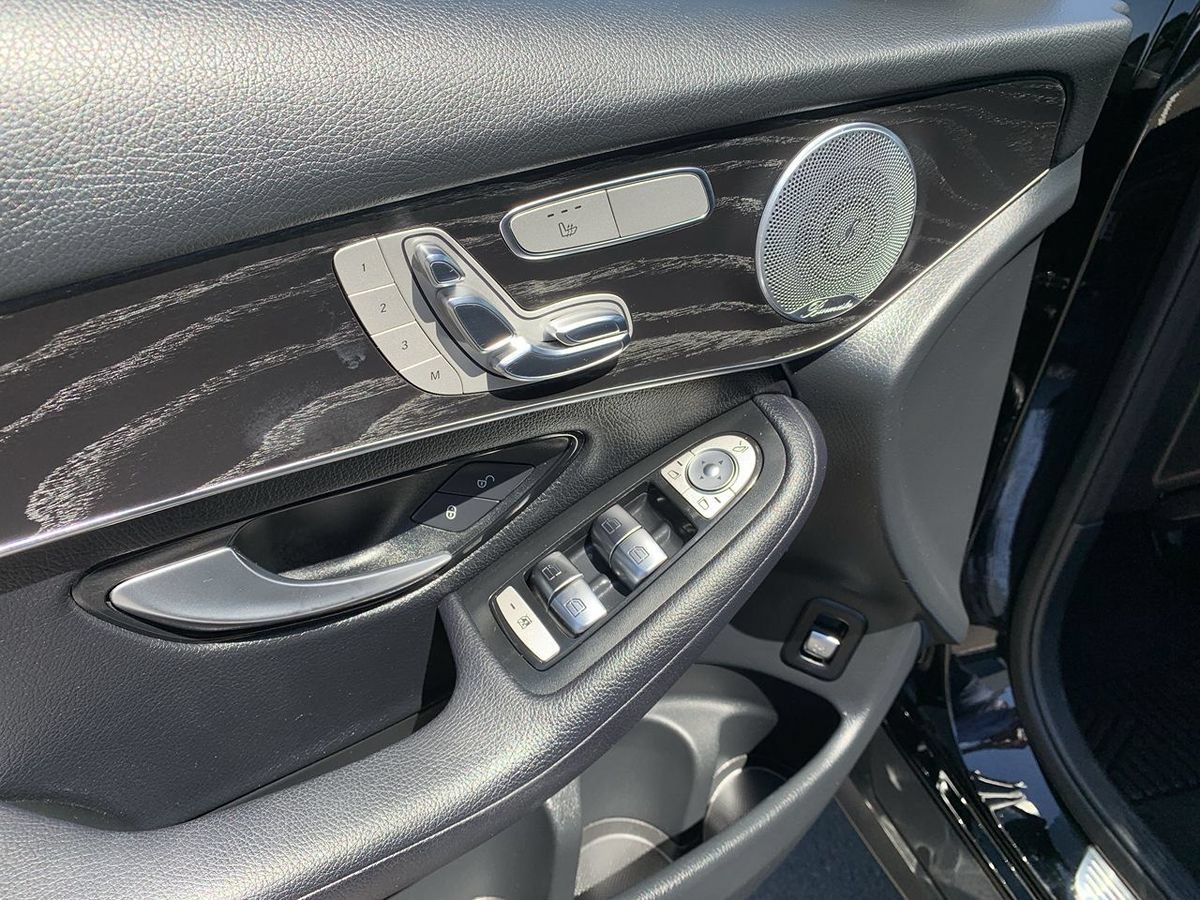 Used 2018 Mercedes-Benz GLC 300 4MATIC image 15