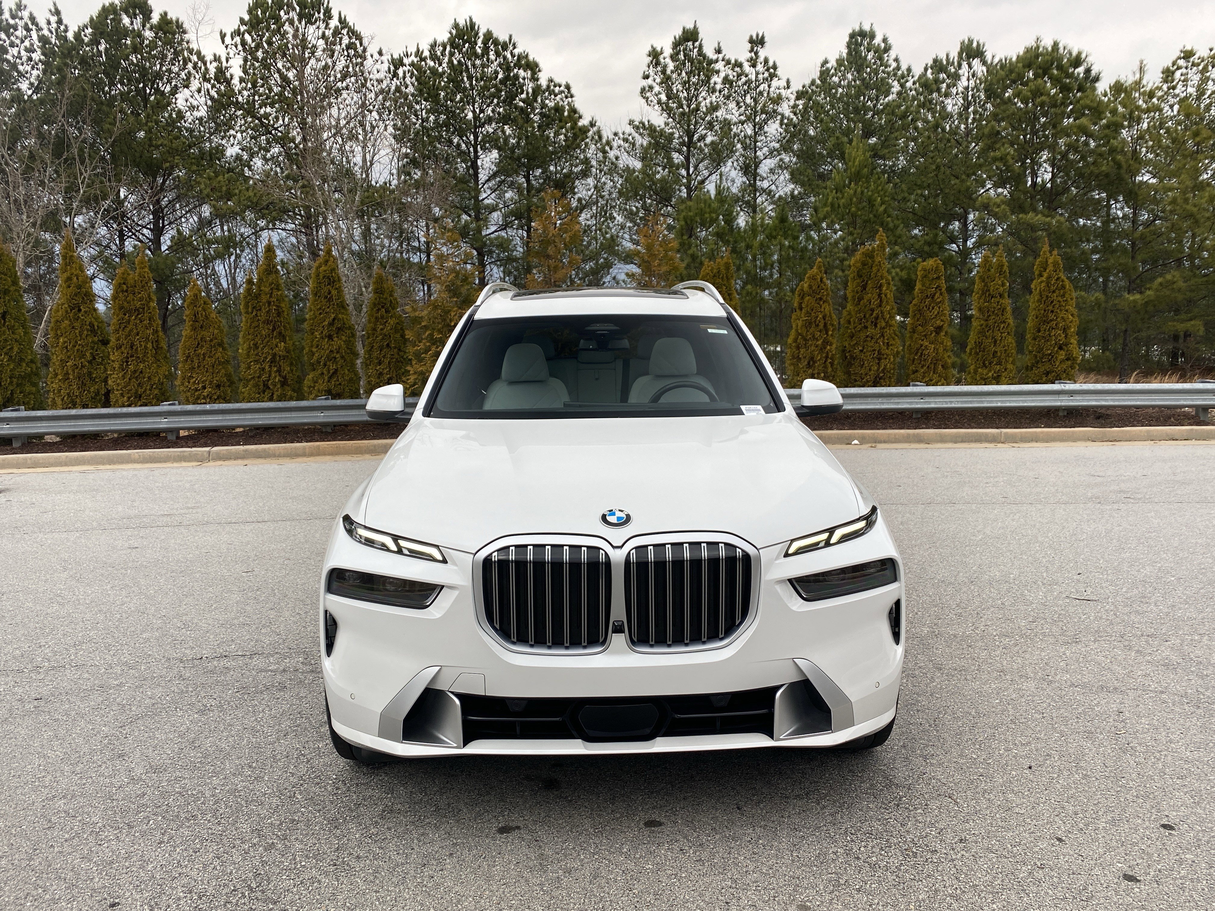 Used 2024 BMW X7 xDrive40i w/ Premium Package image 13