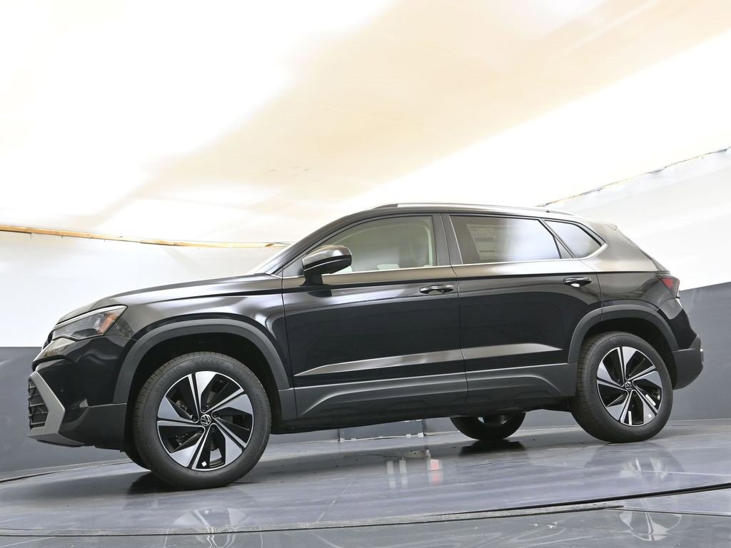 New 2025 Volkswagen Taos SE image 34