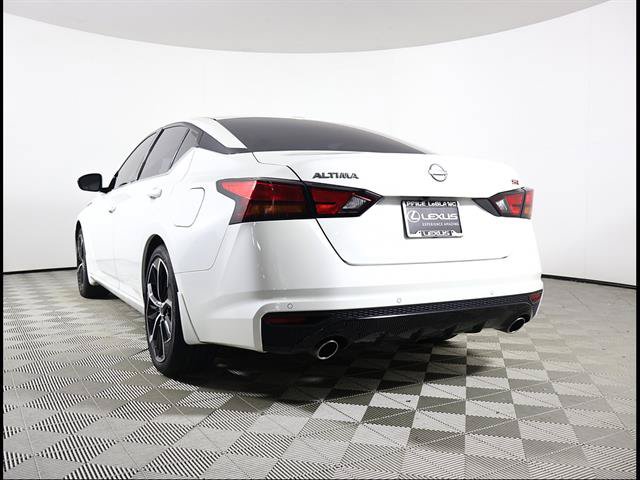 Used 2024 Nissan Altima 2.5 SR w/ SR Premium Package FWD image 4