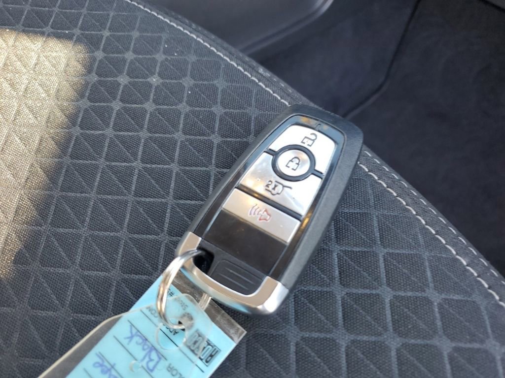 Used 2025 Ford Escape Active image 40