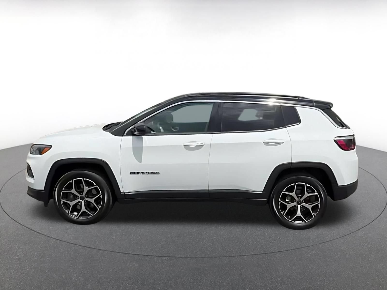 Used 2025 Jeep Compass Limited AWD/4WD image 9