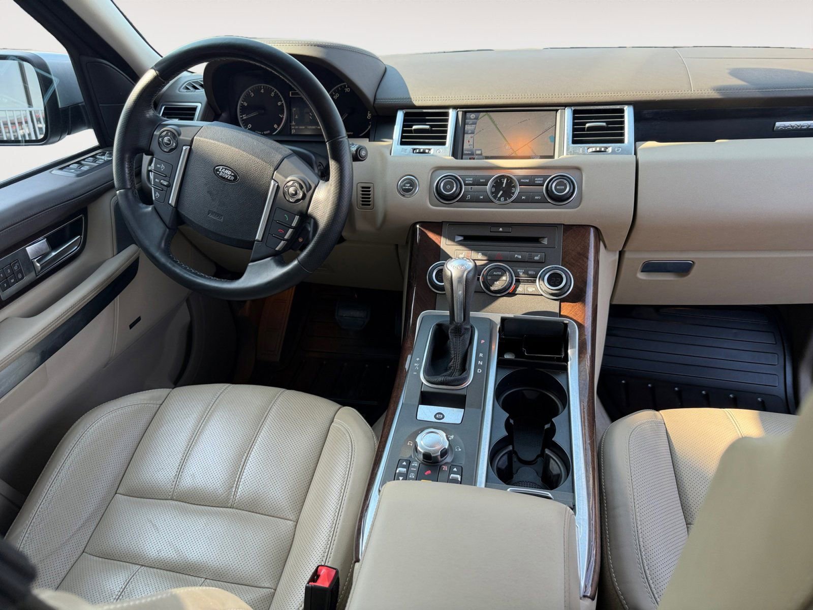 Used 2011 Land Rover Range Rover Sport HSE LUX image 10