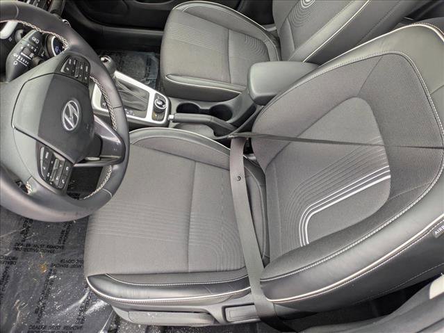 Used 2022 Hyundai Venue Limited image 16