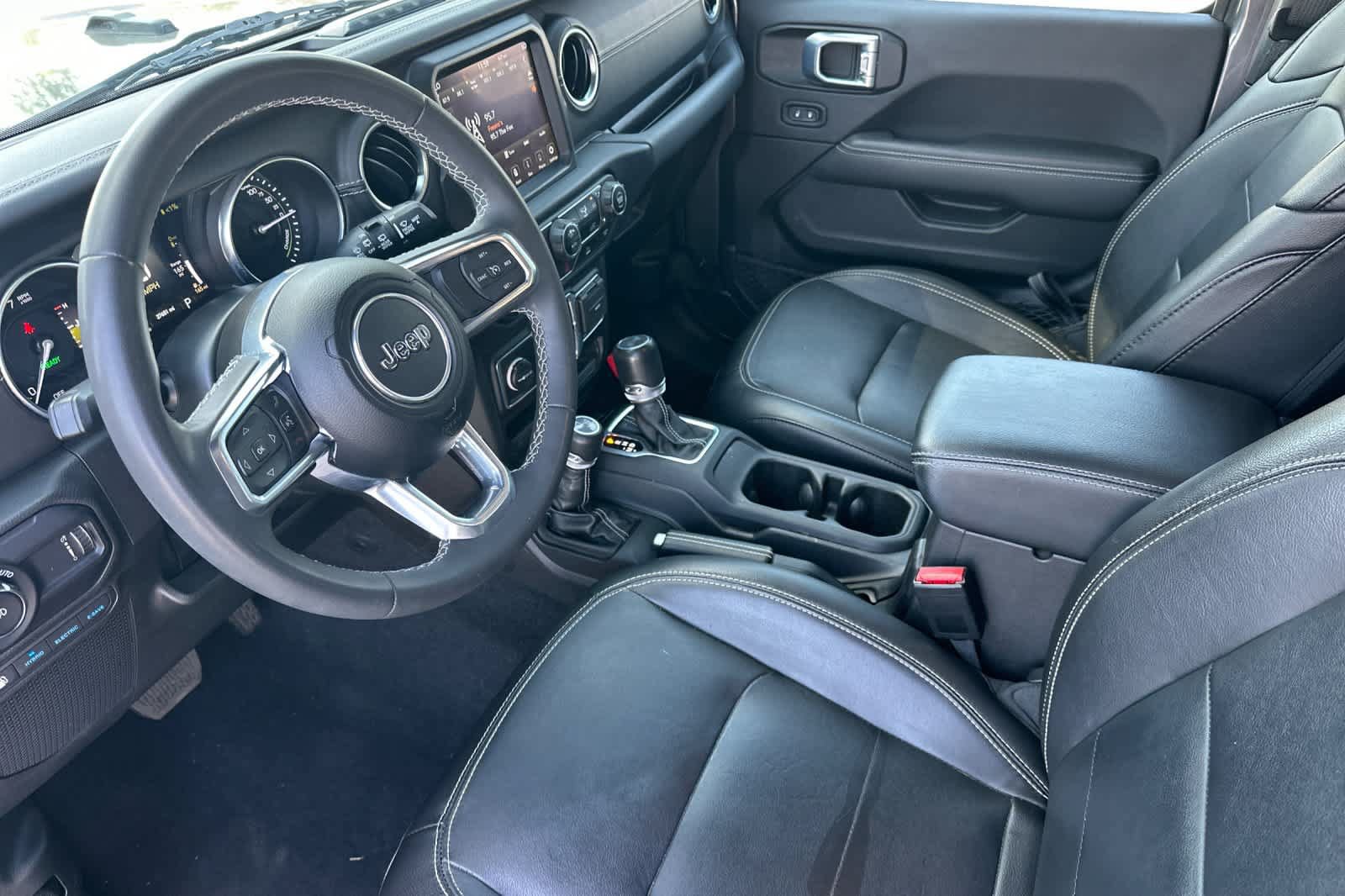 Used 2023 Jeep Wrangler Unlimited Sahara AWD/4WD image 12