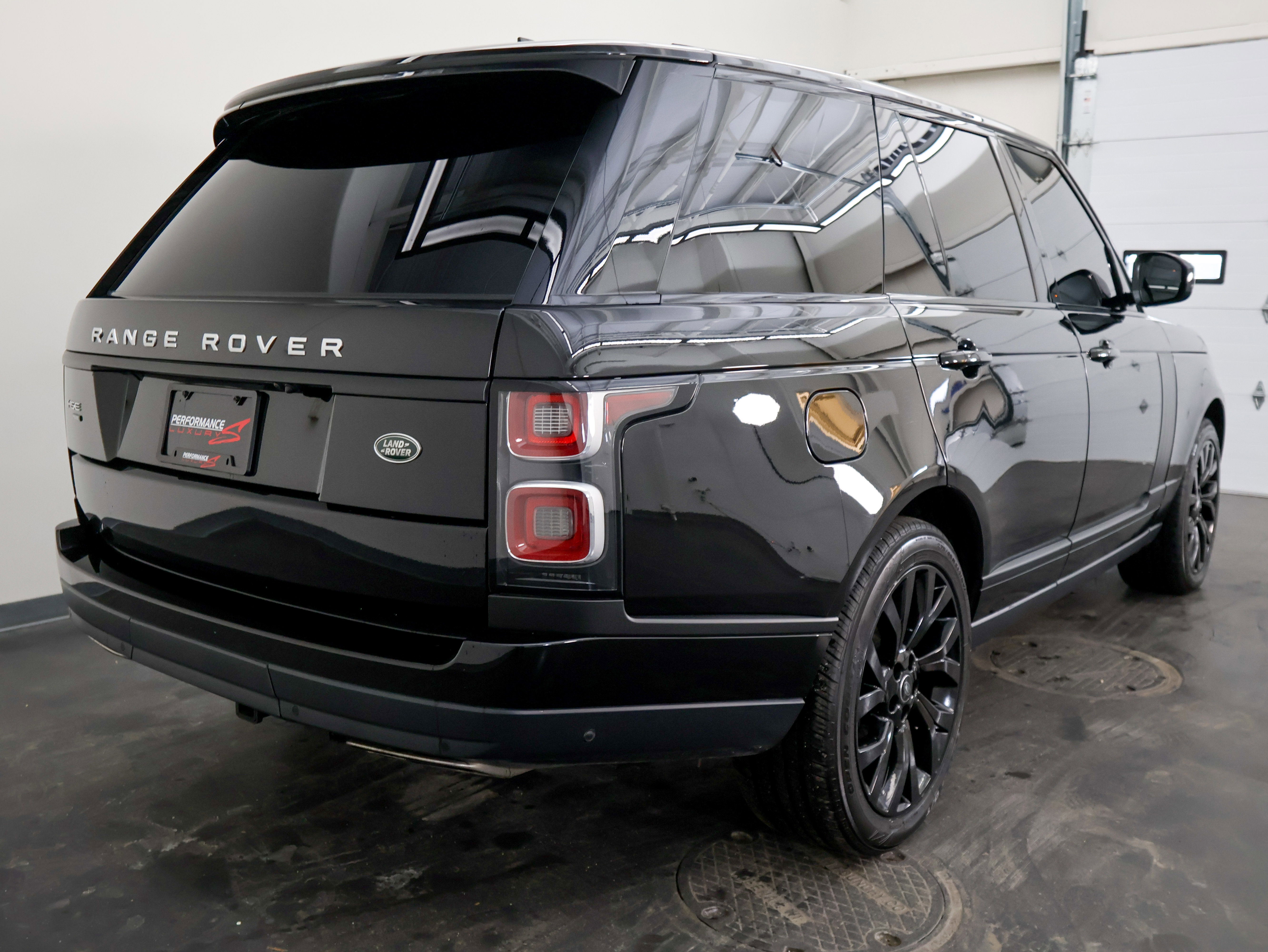 Used 2022 Land Rover Range Rover Westminster Edition image 3