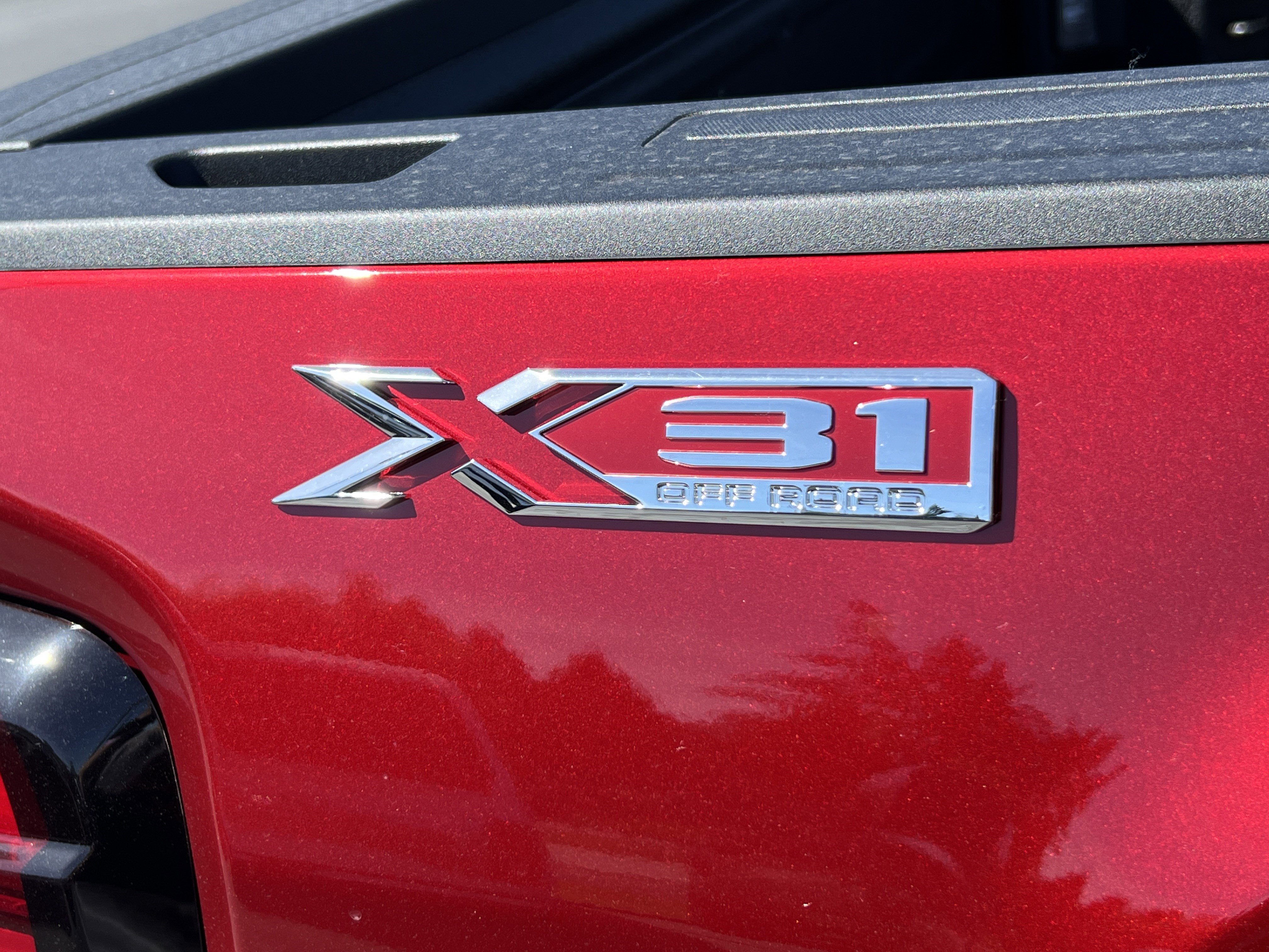 New 2026 GMC Sierra 2500 SLT w/ SLT Premium Package AWD/4WD image 9