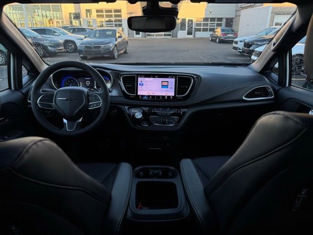 New 2026 Chrysler Pacifica Select image 32