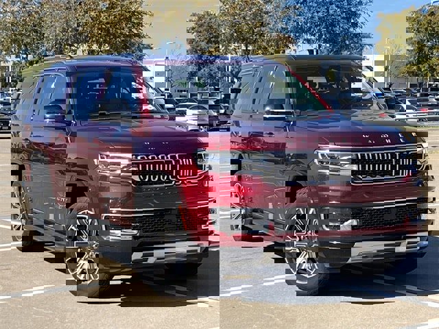 Used 2024 Jeep Wagoneer L Series II image 2