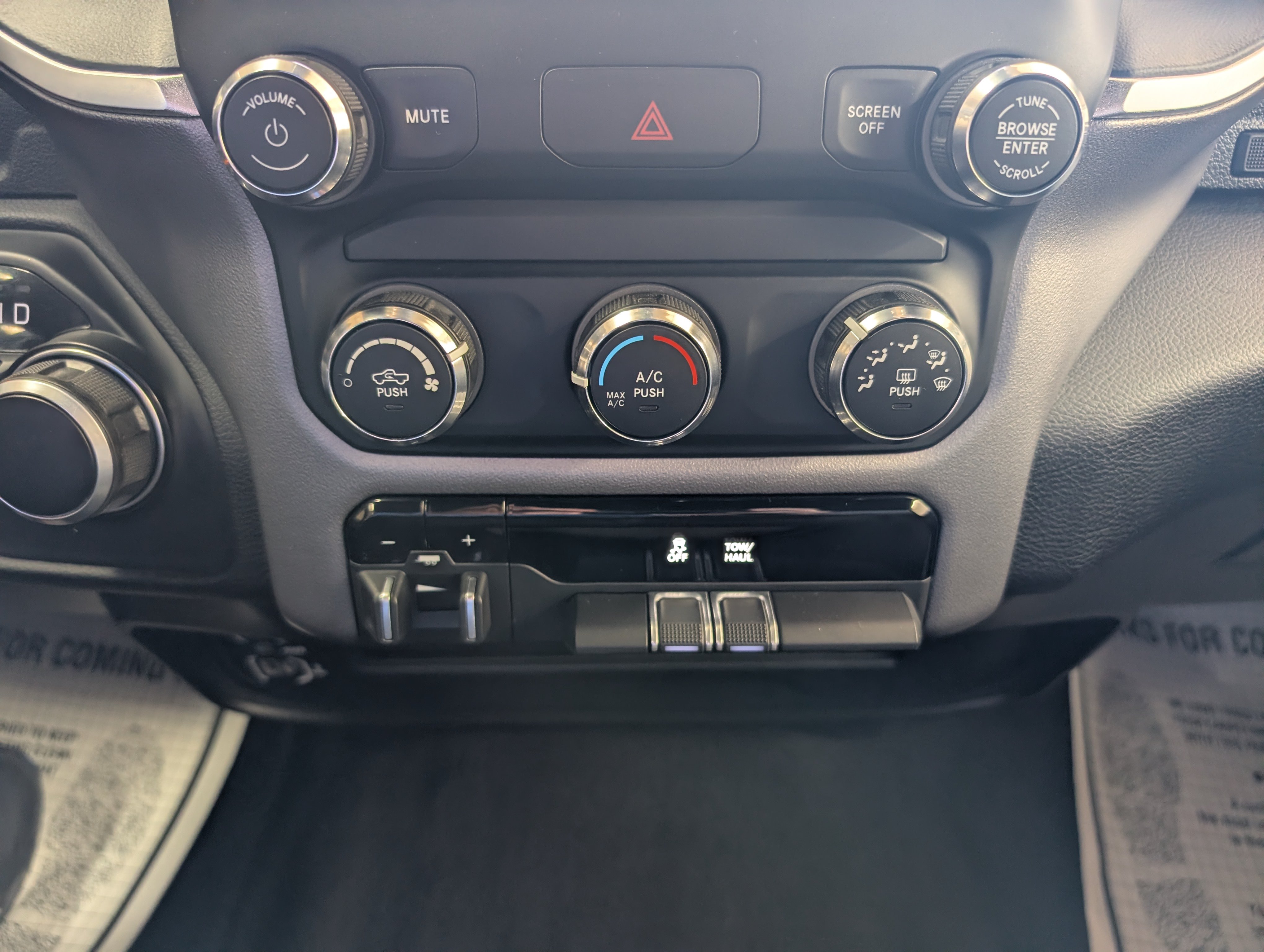 Used 2024 RAM 2500 Big Horn AWD/4WD image 19