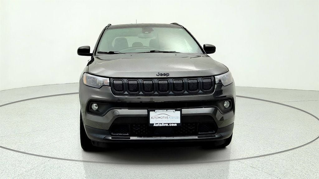 Used 2022 Jeep Compass Latitude AWD/4WD image 2