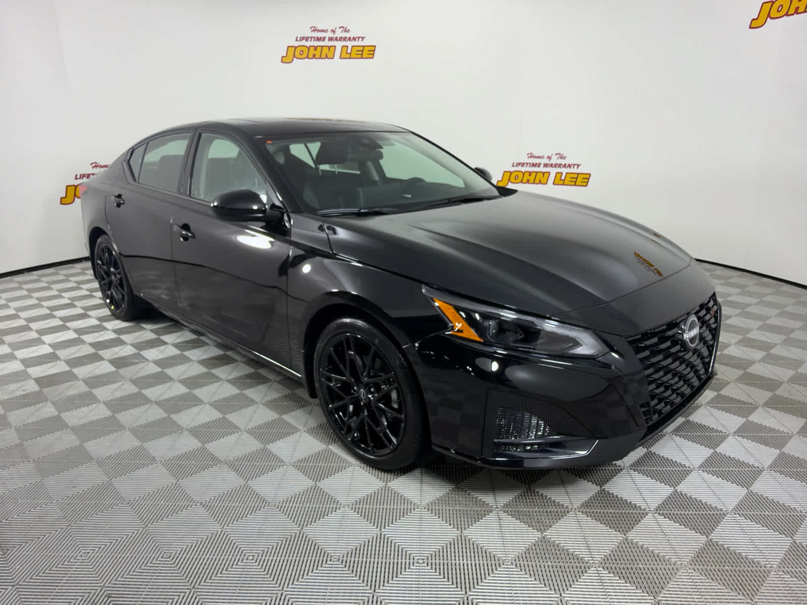 New 2026 Nissan Altima 2.5 SR w/ SR Midnight Edition Package FWD image 8
