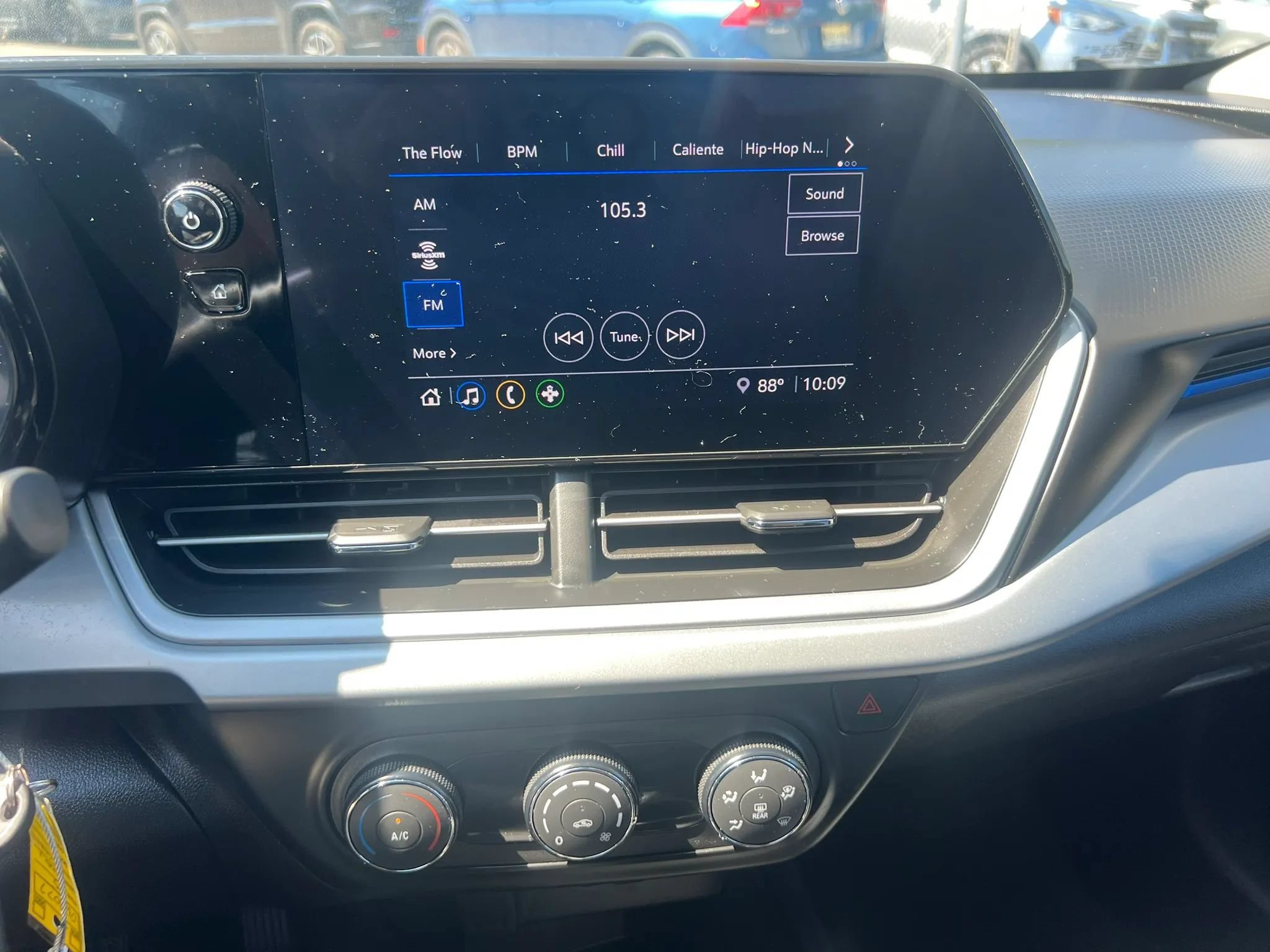 Used 2025 Chevrolet Trax LS FWD image 21
