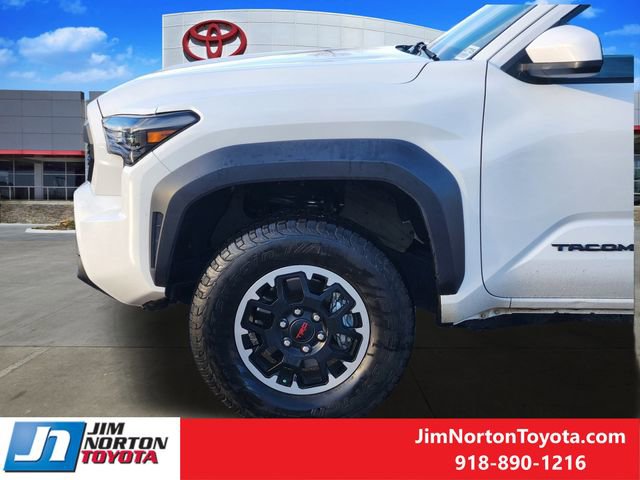 Used 2025 Toyota Tacoma TRD Off-Road image 9