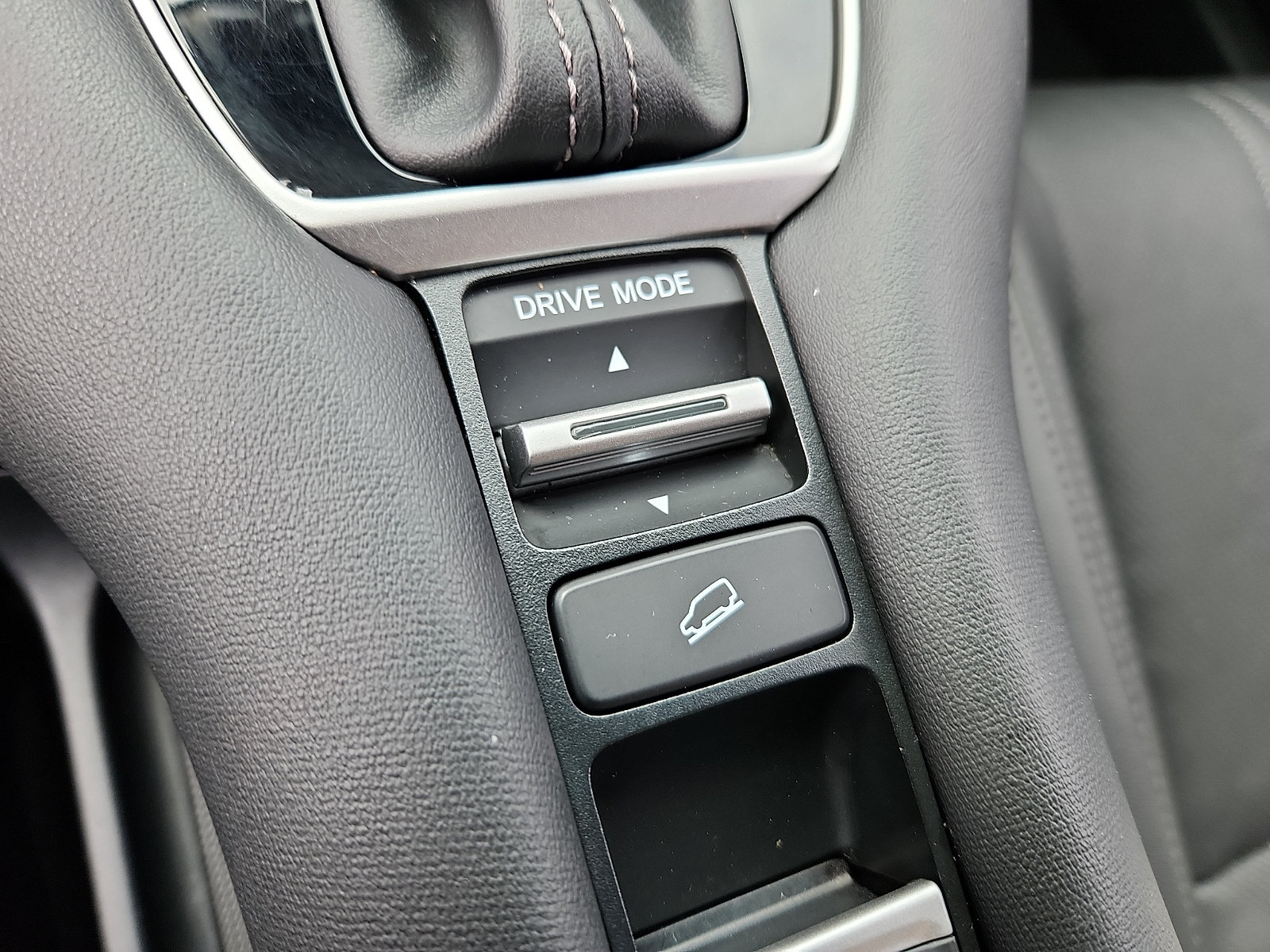 Used 2024 Honda HR-V EX-L image 24