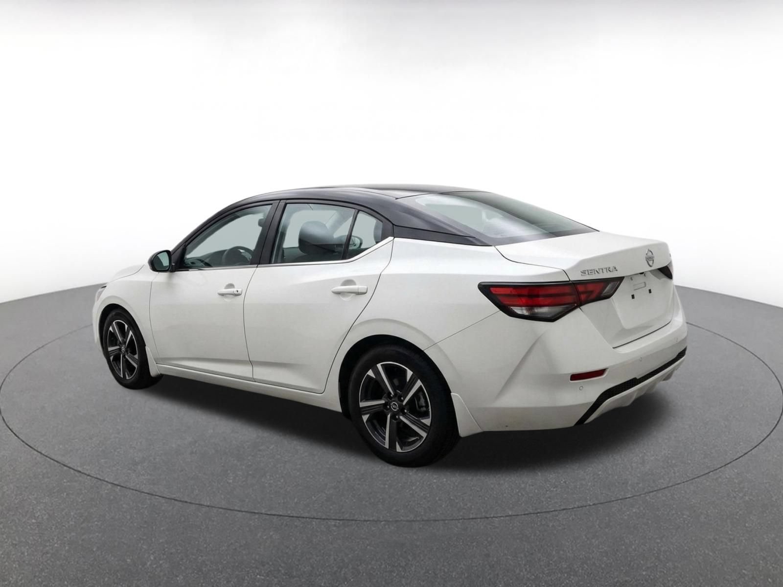 Used 2025 Nissan Sentra SV FWD image 7