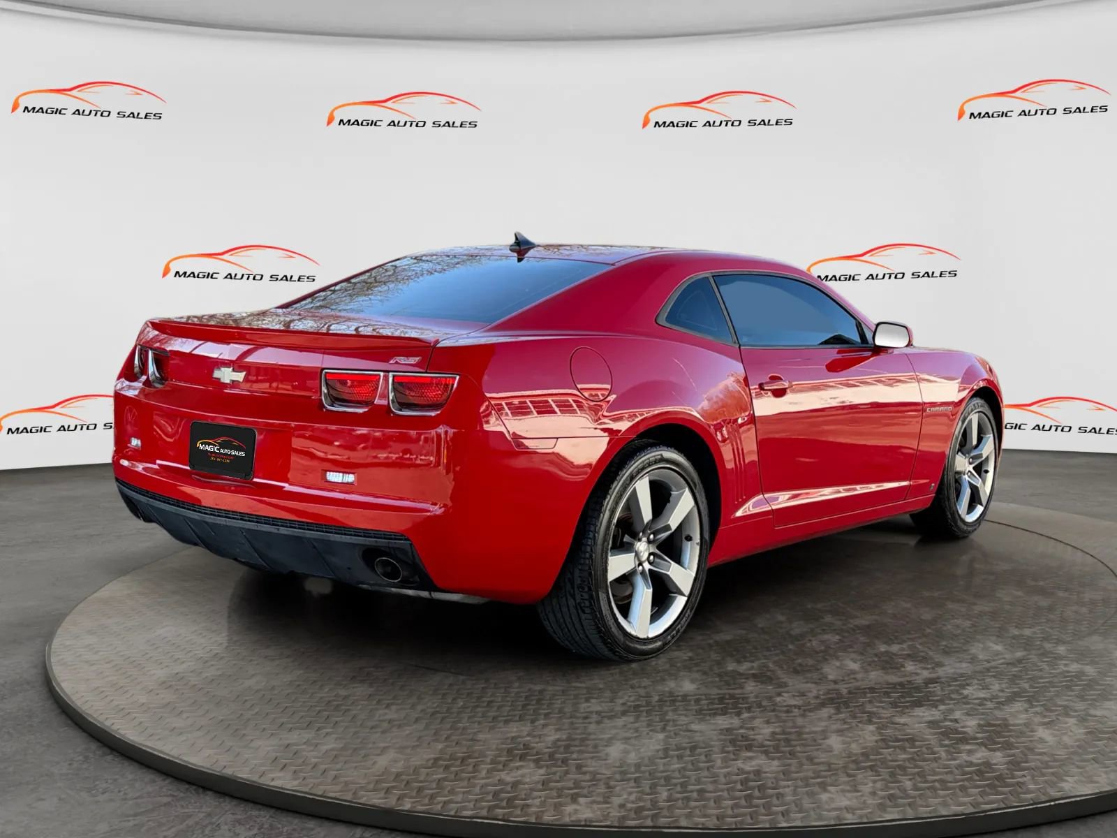 Used 2010 Chevrolet Camaro LT w/ RS Package RWD image 8