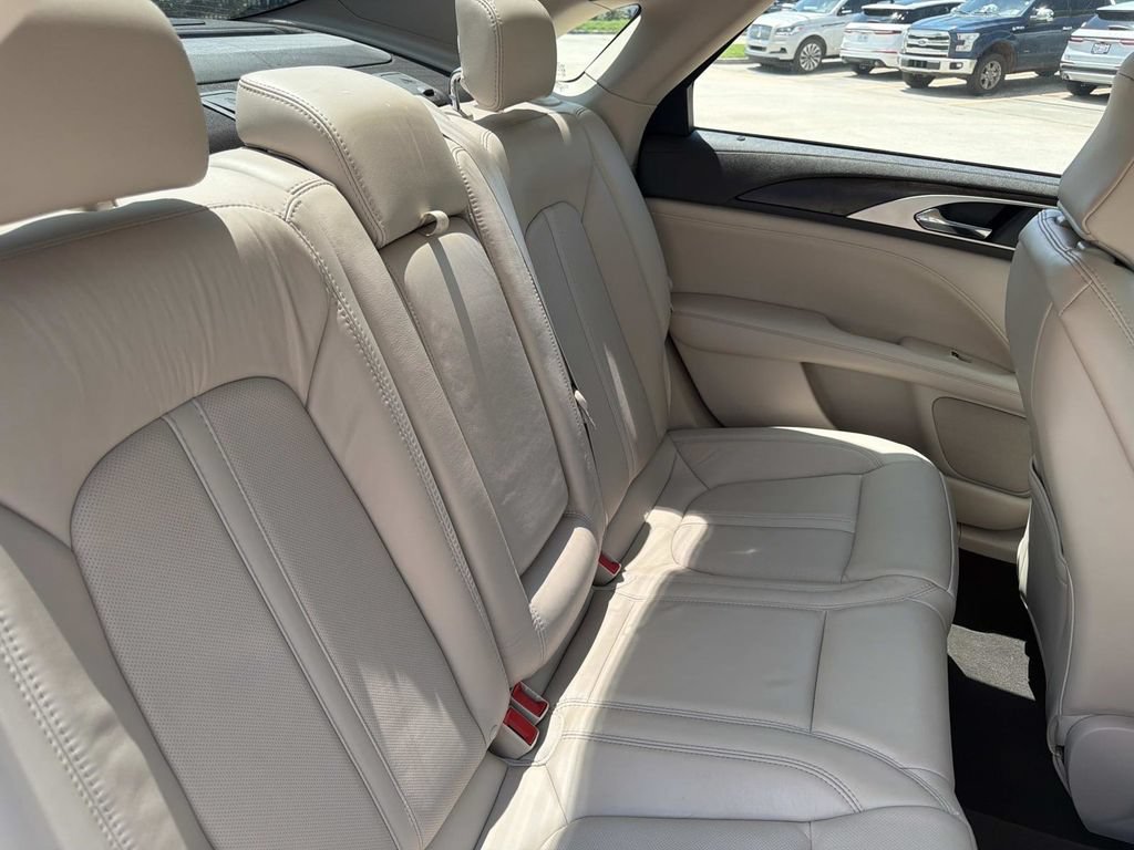 Used 2020 Lincoln MKZ Reserve w/ Monochromatic Package FWD image 11