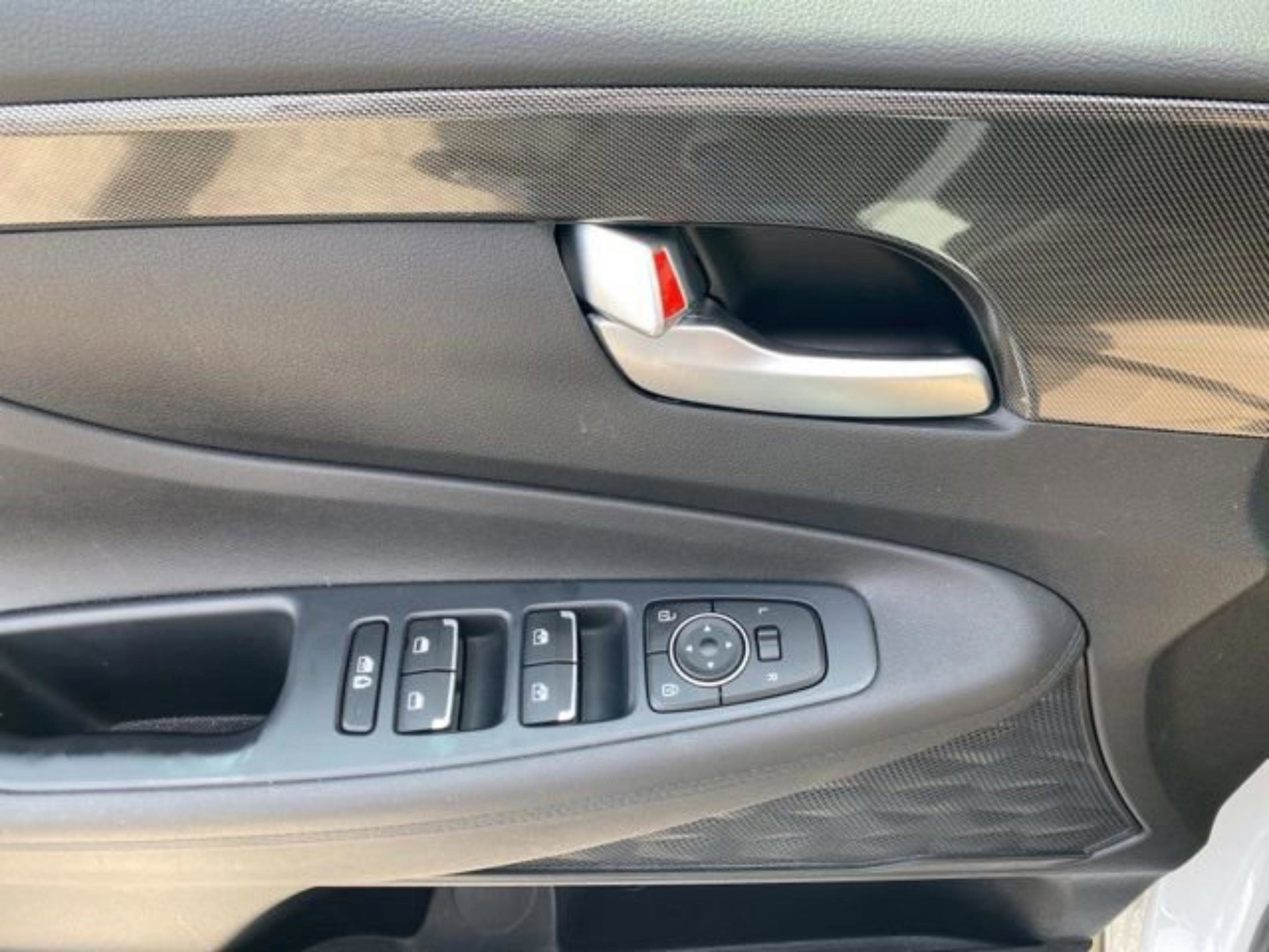 Used 2023 Hyundai Santa Fe SEL image 9