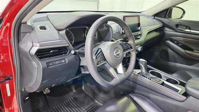 Certified 2023 Nissan Altima 2.5 SR FWD image 10