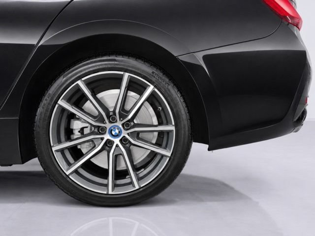 Used 2022 BMW 330e RWD image 9