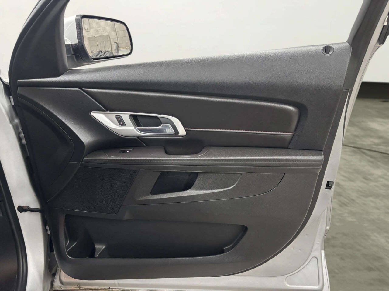 Used 2017 GMC Terrain SLE FWD image 19