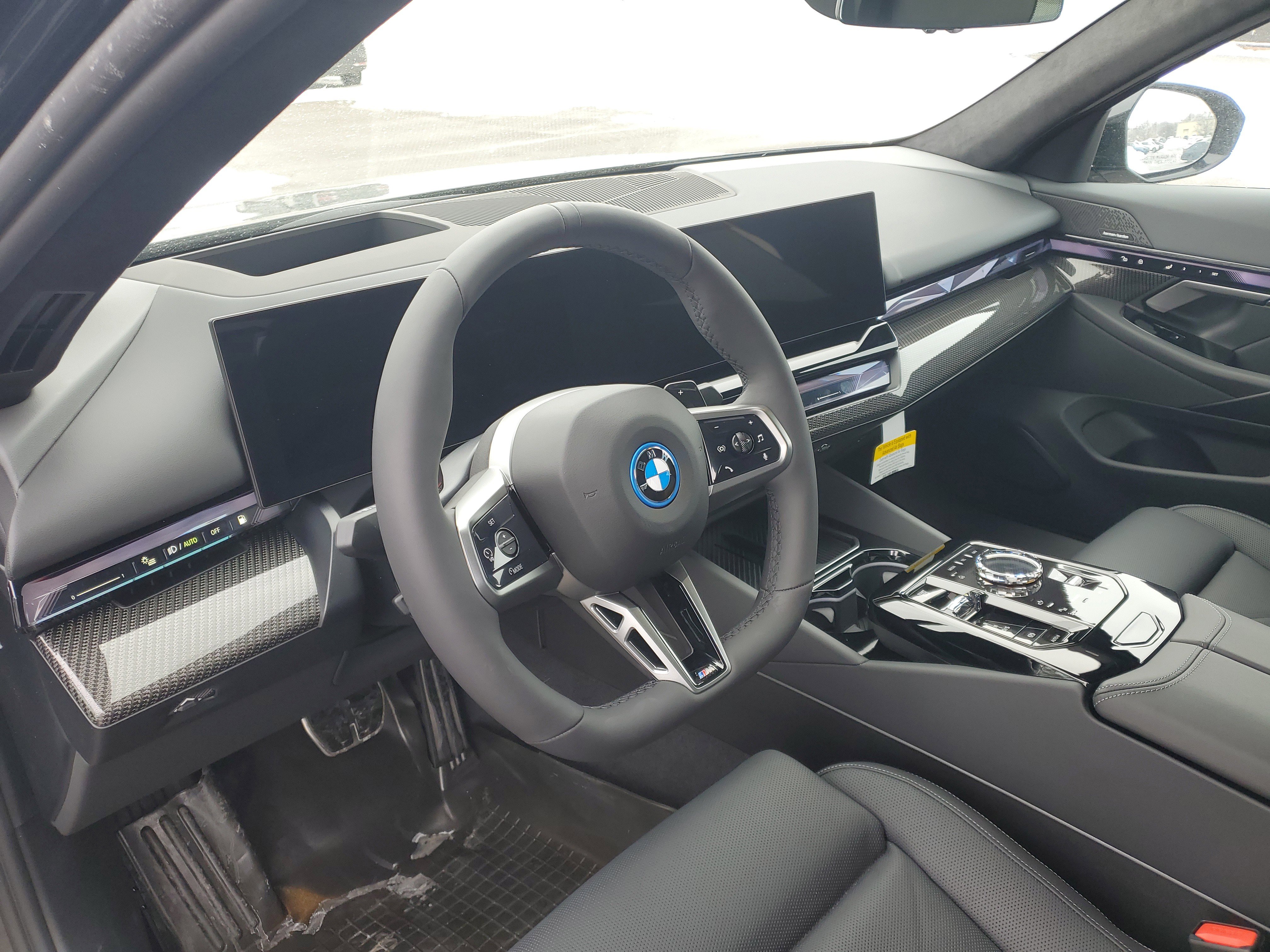 New 2026 BMW 550e xDrive w/ Executive Package image 9