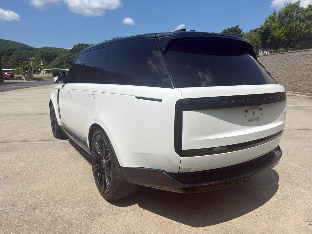 Used 2024 Land Rover Range Rover SV AWD/4WD image 10