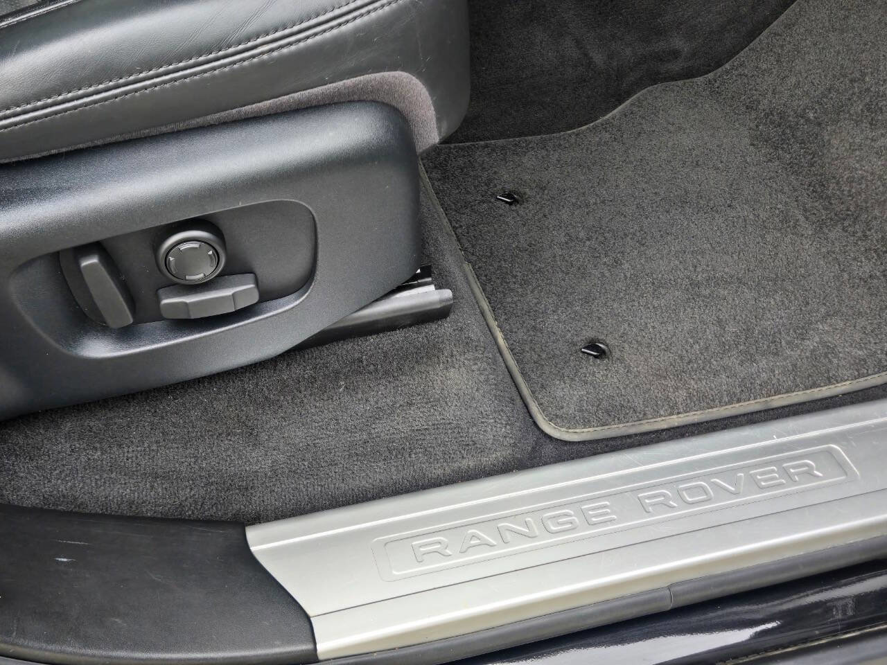 Used 2018 Land Rover Range Rover Sport HSE image 27