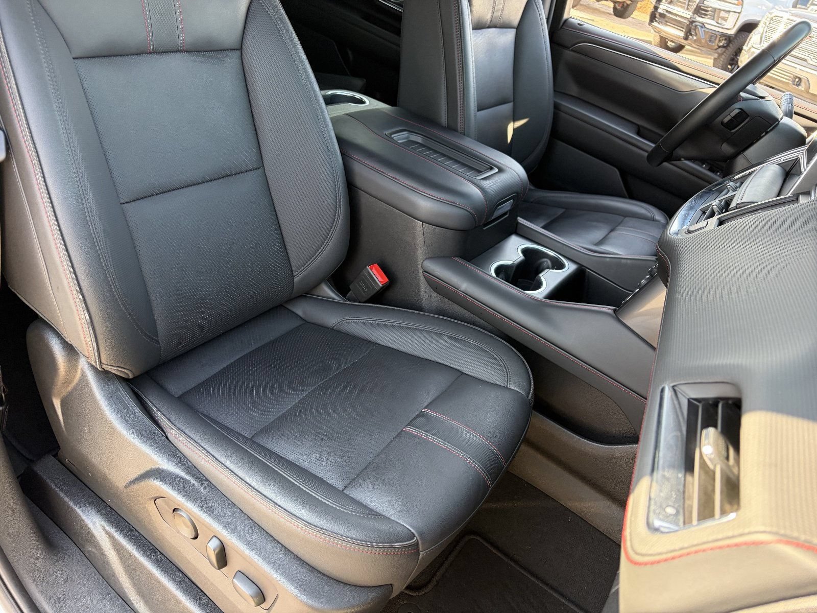 Used 2024 Chevrolet Tahoe RST w/ RST Performance Edition AWD/4WD image 11