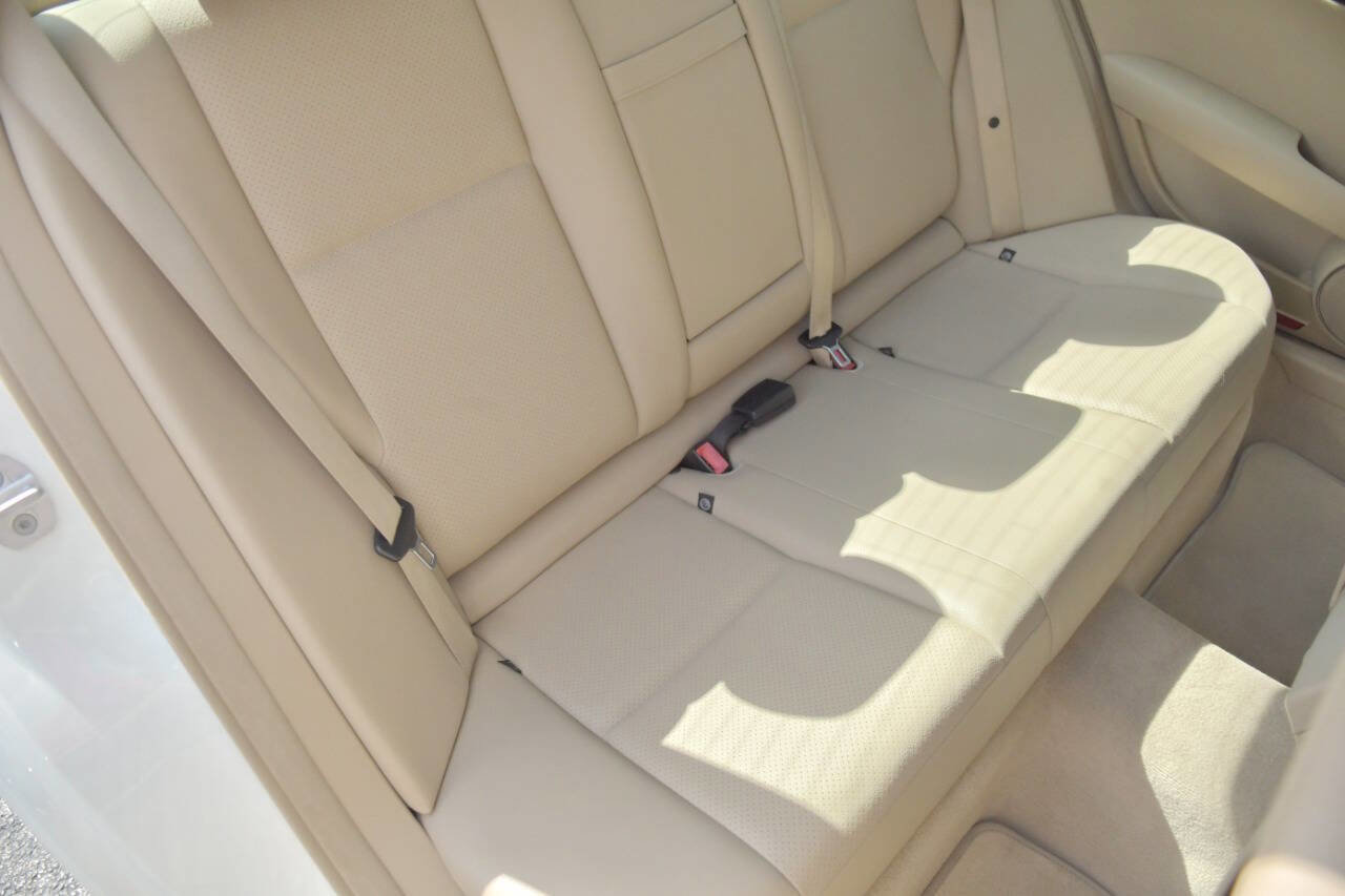 Used 2013 Mercedes-Benz C 300 4MATIC Sedan w/ Multimedia Pkg image 37