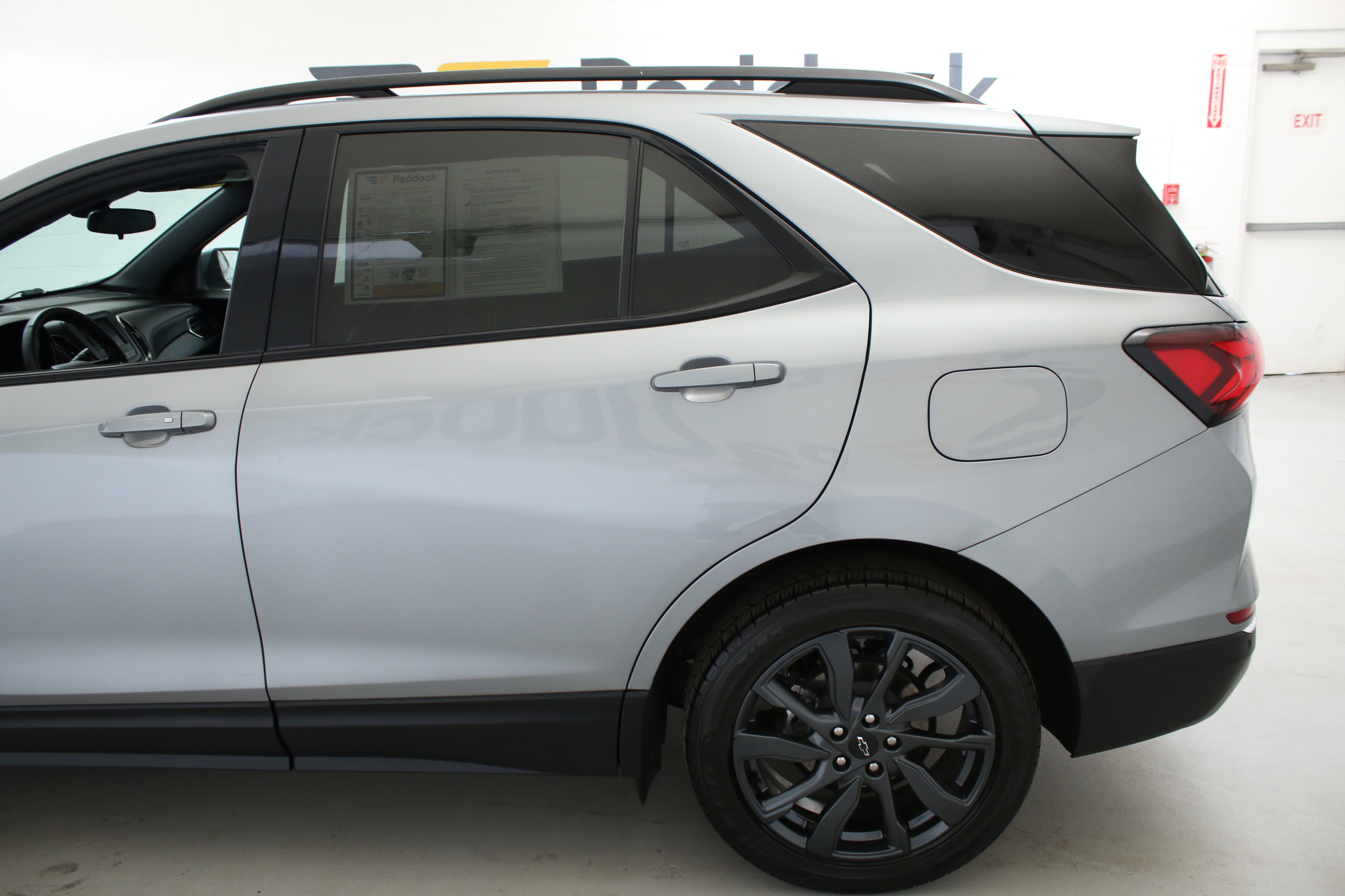 Used 2023 Chevrolet Equinox RS AWD/4WD image 6