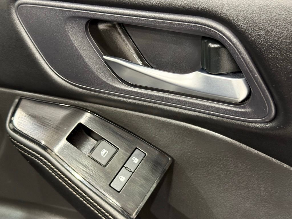 Used 2024 Nissan Rogue SV image 22