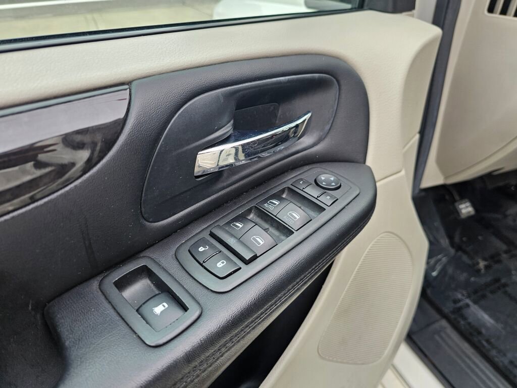 Used 2013 Dodge Grand Caravan SE FWD image 25