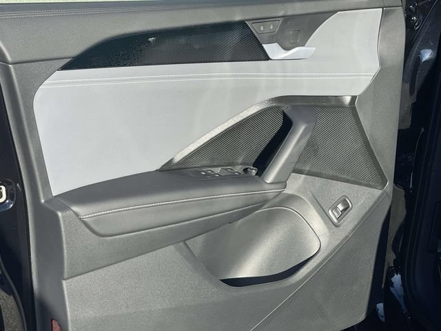 New 2026 Volkswagen Tiguan SE R-Line FWD image 19