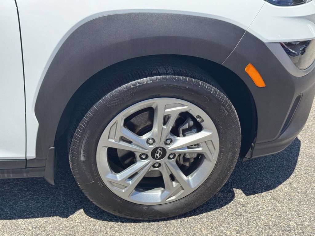 Certified 2023 Hyundai Kona SEL AWD/4WD image 10