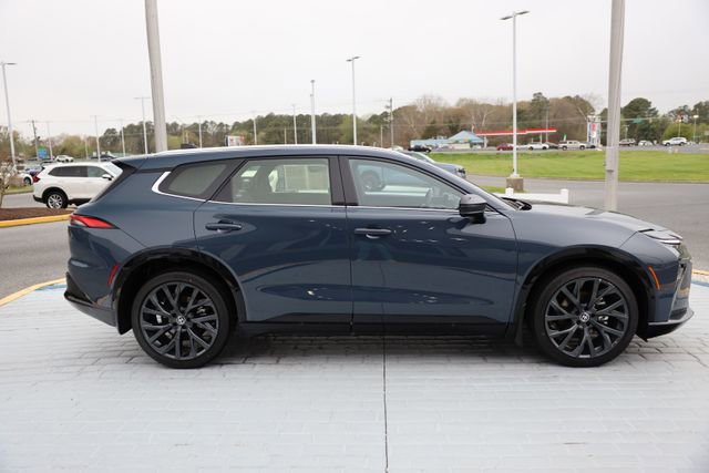 Used 2025 Toyota Crown Signia w/ Advanced Technology Package AWD/4WD image 6