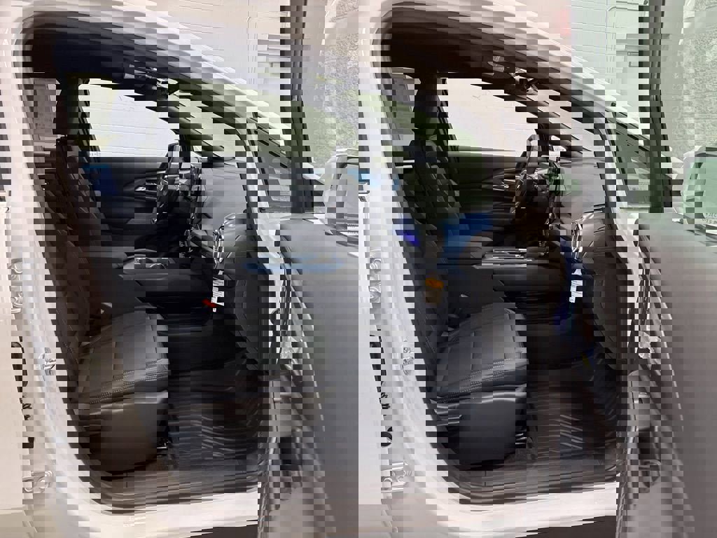 New 2026 Chevrolet Equinox EV LT image 31