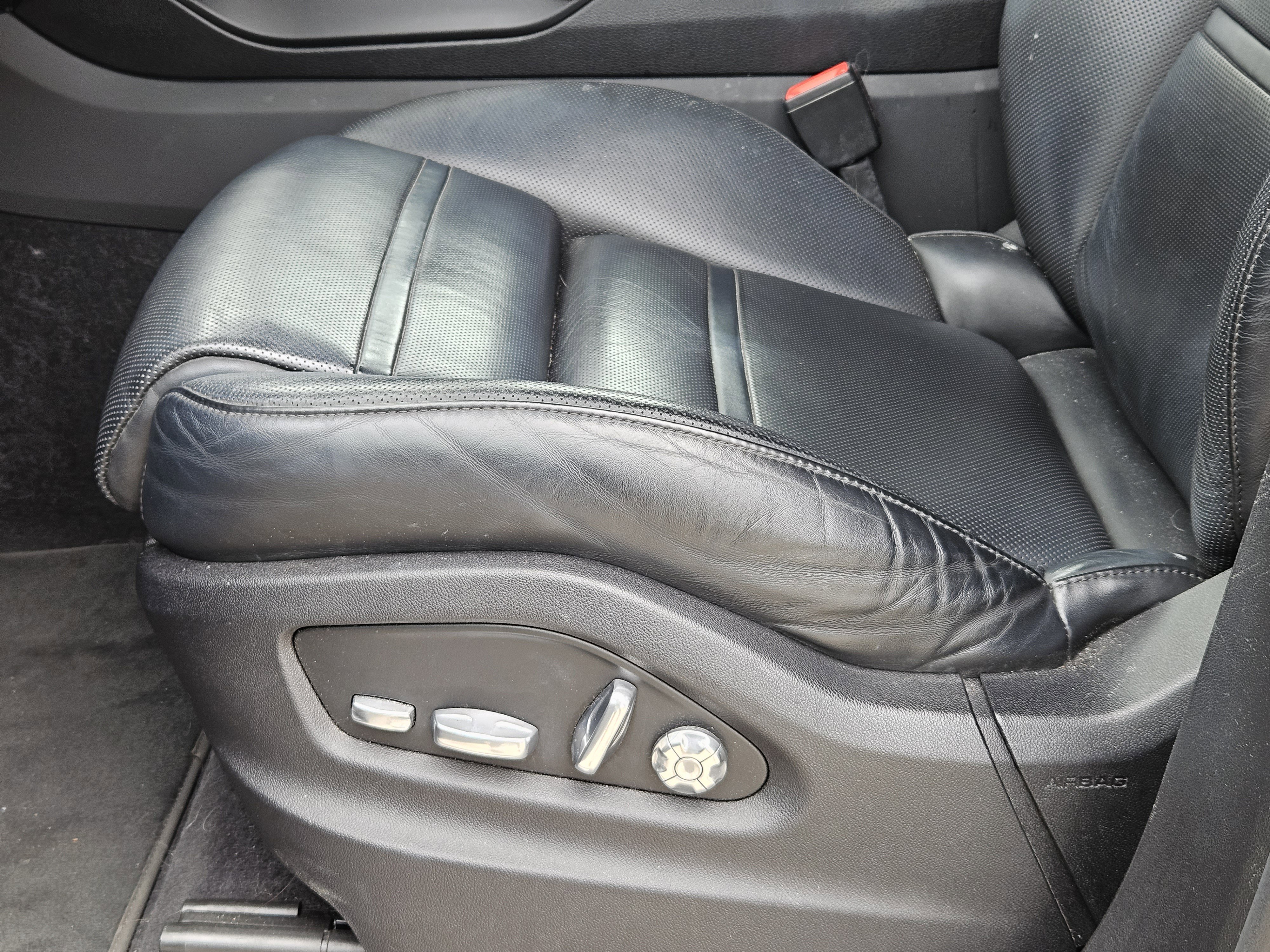 Used 2020 Porsche Cayenne image 33