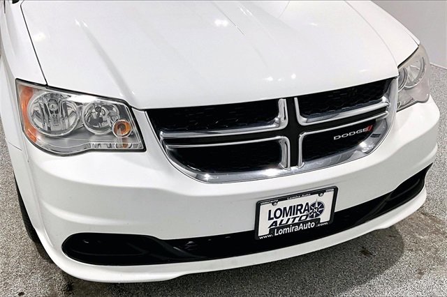 Used 2019 Dodge Grand Caravan SE w/ UConnect Hands-Free Group image 35