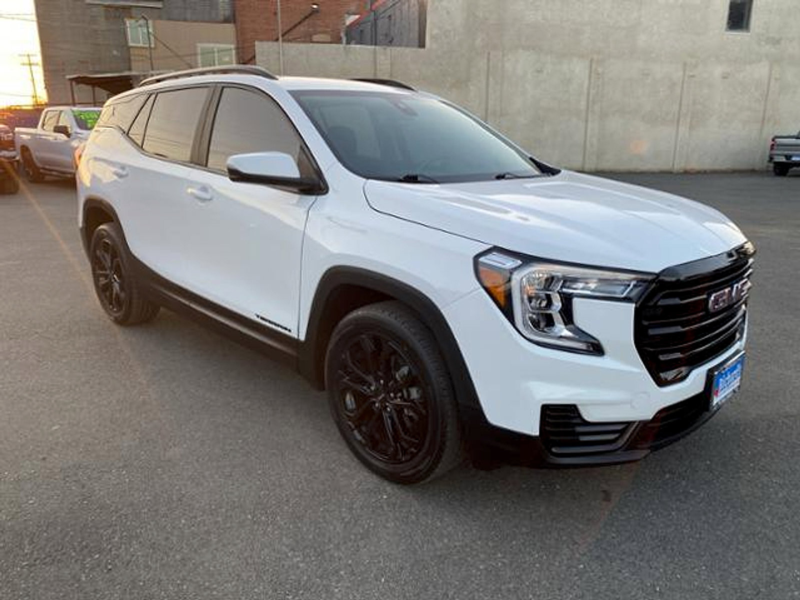 Used 2022 GMC Terrain SLE w/ Elevation Edition FWD image 10