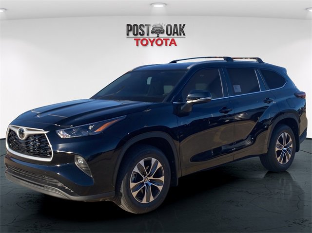 New 2026 Toyota Highlander XLE image 3