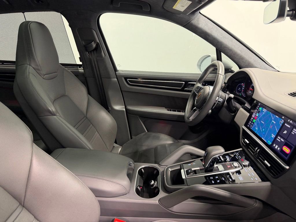 Used 2021 Porsche Cayenne GTS AWD/4WD image 31