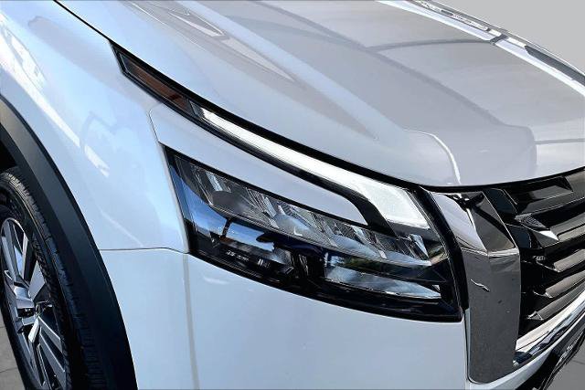 Certified 2025 Nissan Pathfinder SL FWD image 27