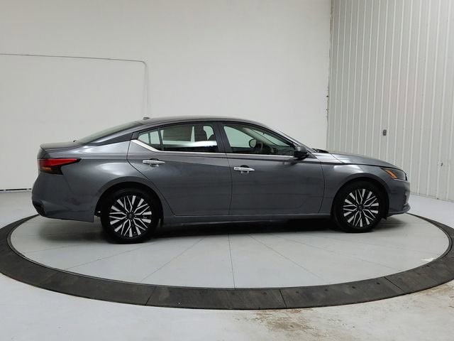 Used 2025 Nissan Altima 2.5 SV image 8