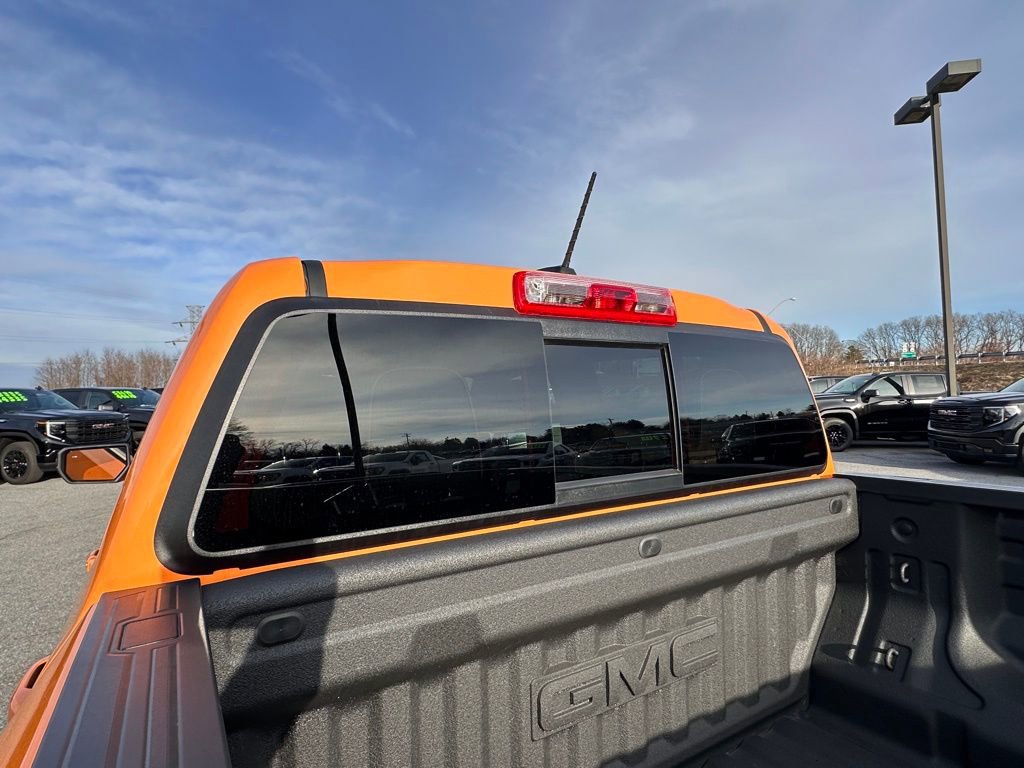 Certified 2025 GMC Canyon AT4 AWD/4WD image 39