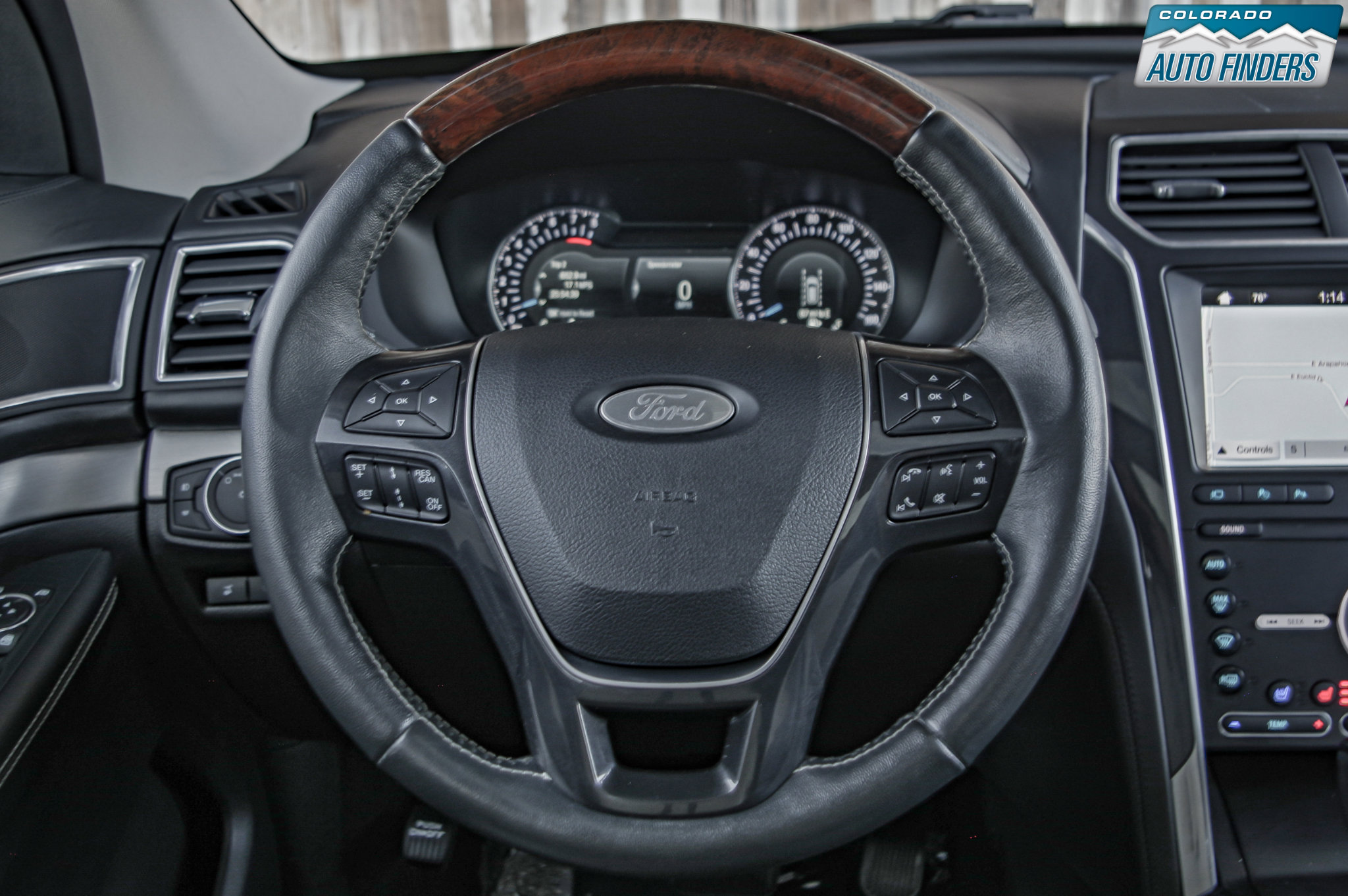 Used 2019 Ford Explorer Platinum image 14