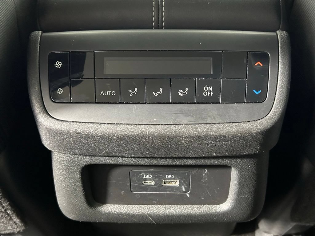Used 2023 Nissan Pathfinder SV AWD/4WD image 17