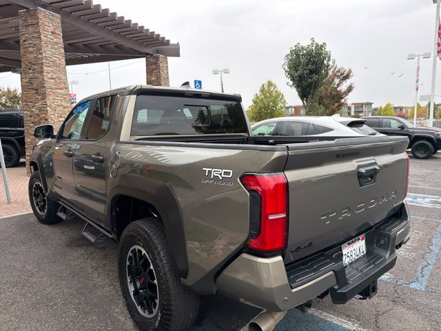 Certified 2025 Toyota Tacoma TRD Off-Road w/ TRD Off Road Upgrade Package AWD/4WD image 15